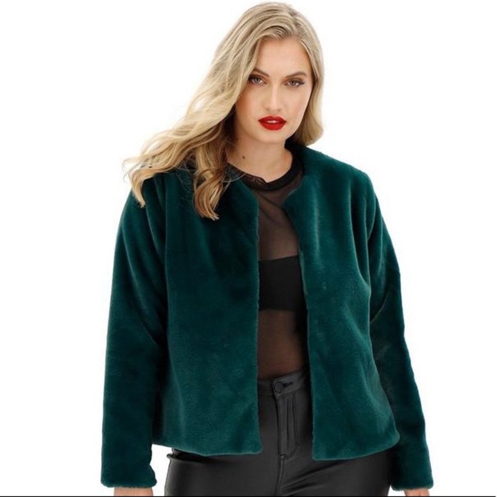 Capsule Faux Fur Green Crop Collarless Coat NWT 28